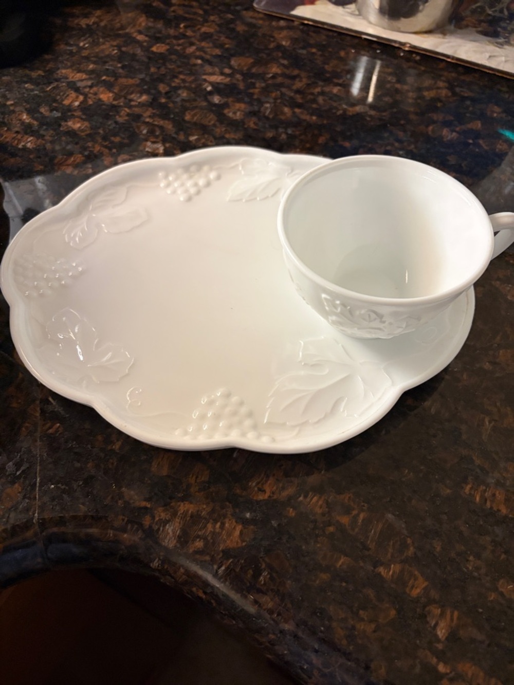 Milk Glass Harvest Grape by Colony snack set.